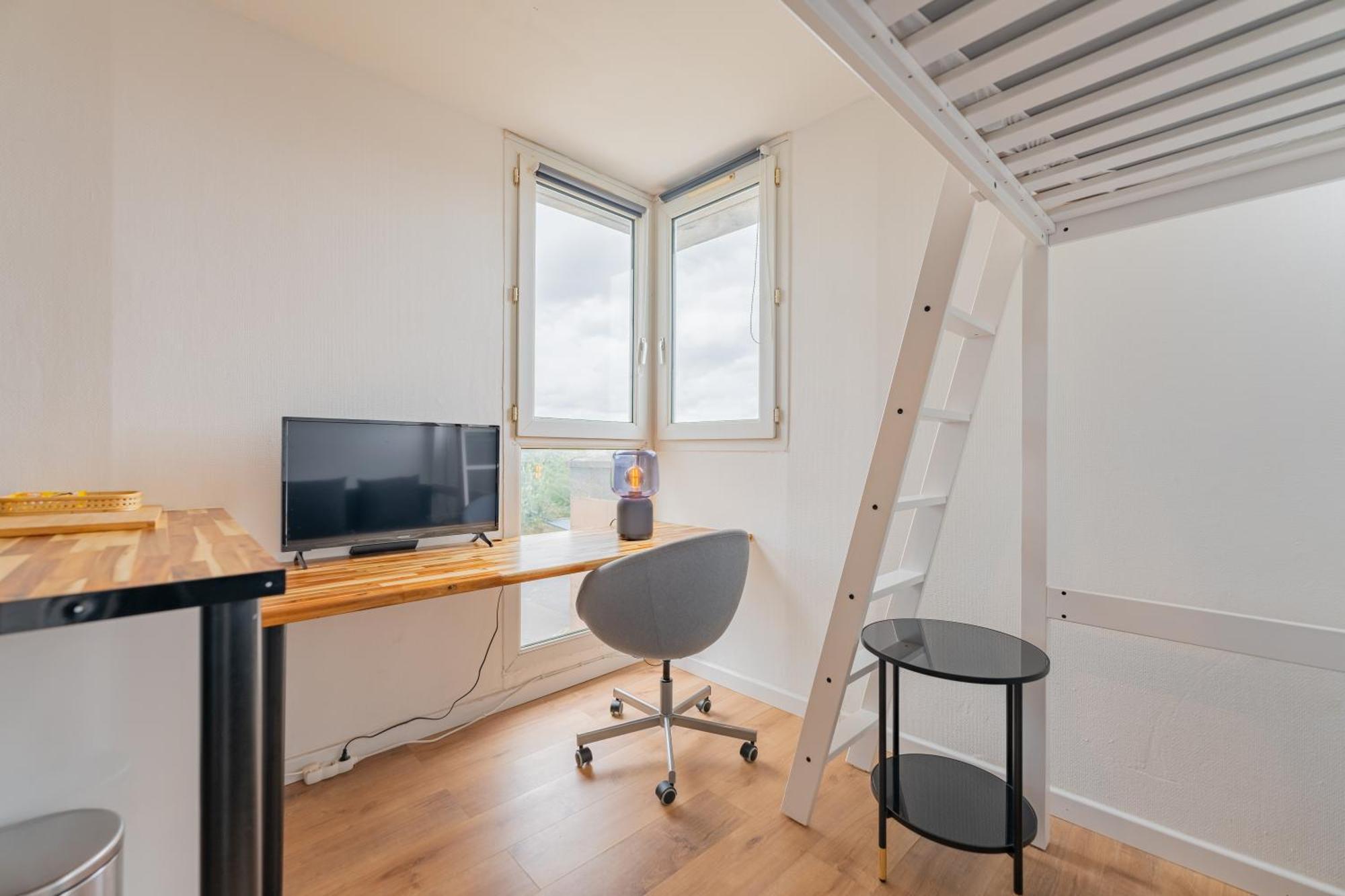 Charlemagne - Studio Confortable Avec Parking Gratuit - Quelques Pas De La Gare, Cuisine, Wifi Apartment Arras Luaran gambar