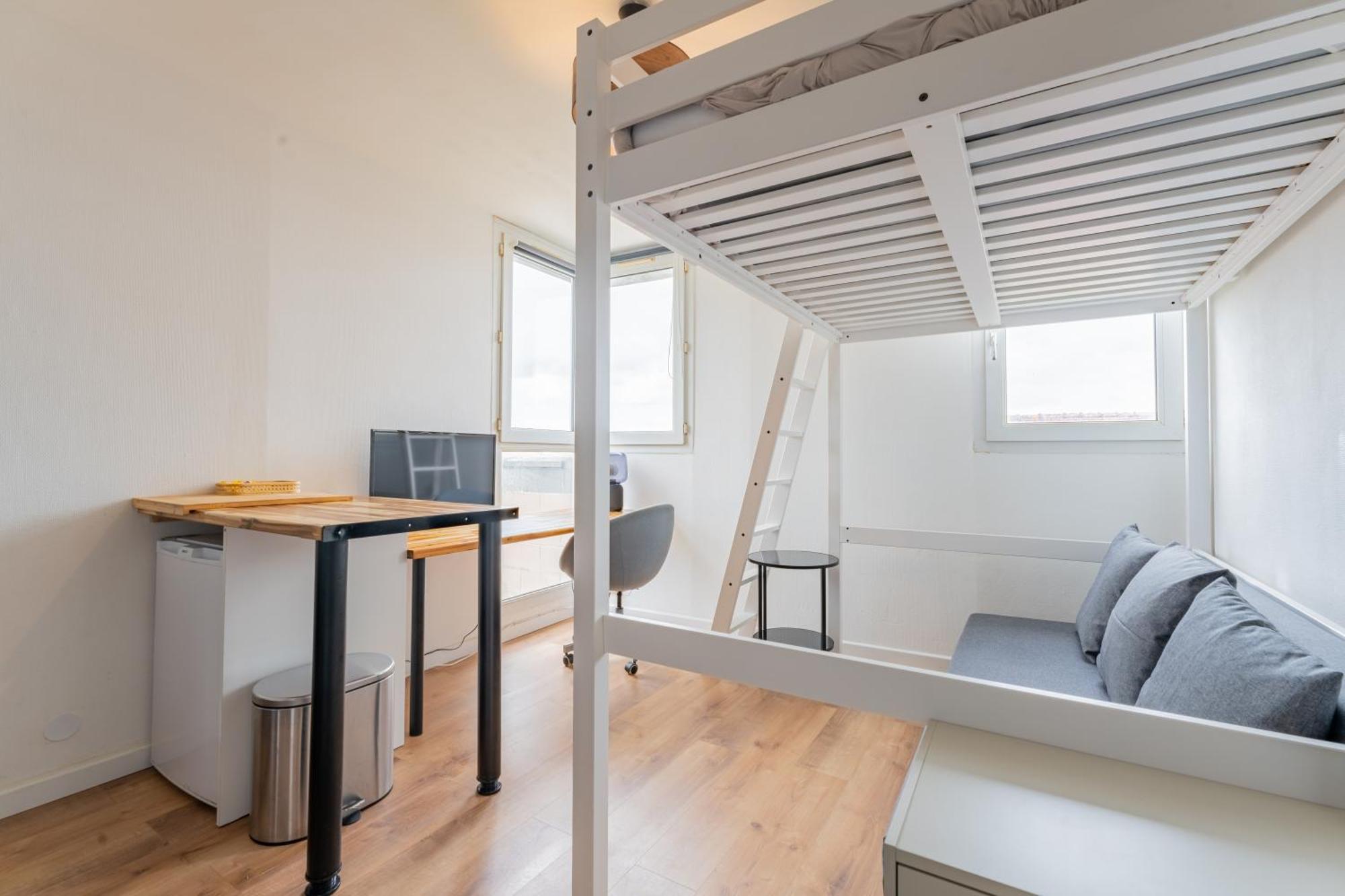 Charlemagne - Studio Confortable Avec Parking Gratuit - Quelques Pas De La Gare, Cuisine, Wifi Apartment Arras Luaran gambar