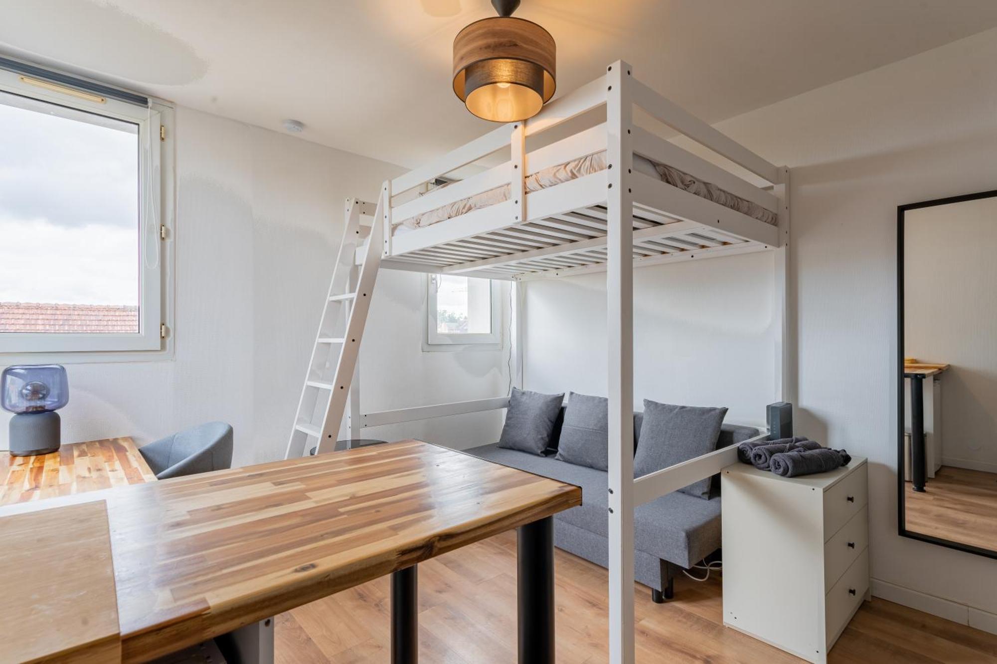 Charlemagne - Studio Confortable Avec Parking Gratuit - Quelques Pas De La Gare, Cuisine, Wifi Apartment Arras Luaran gambar