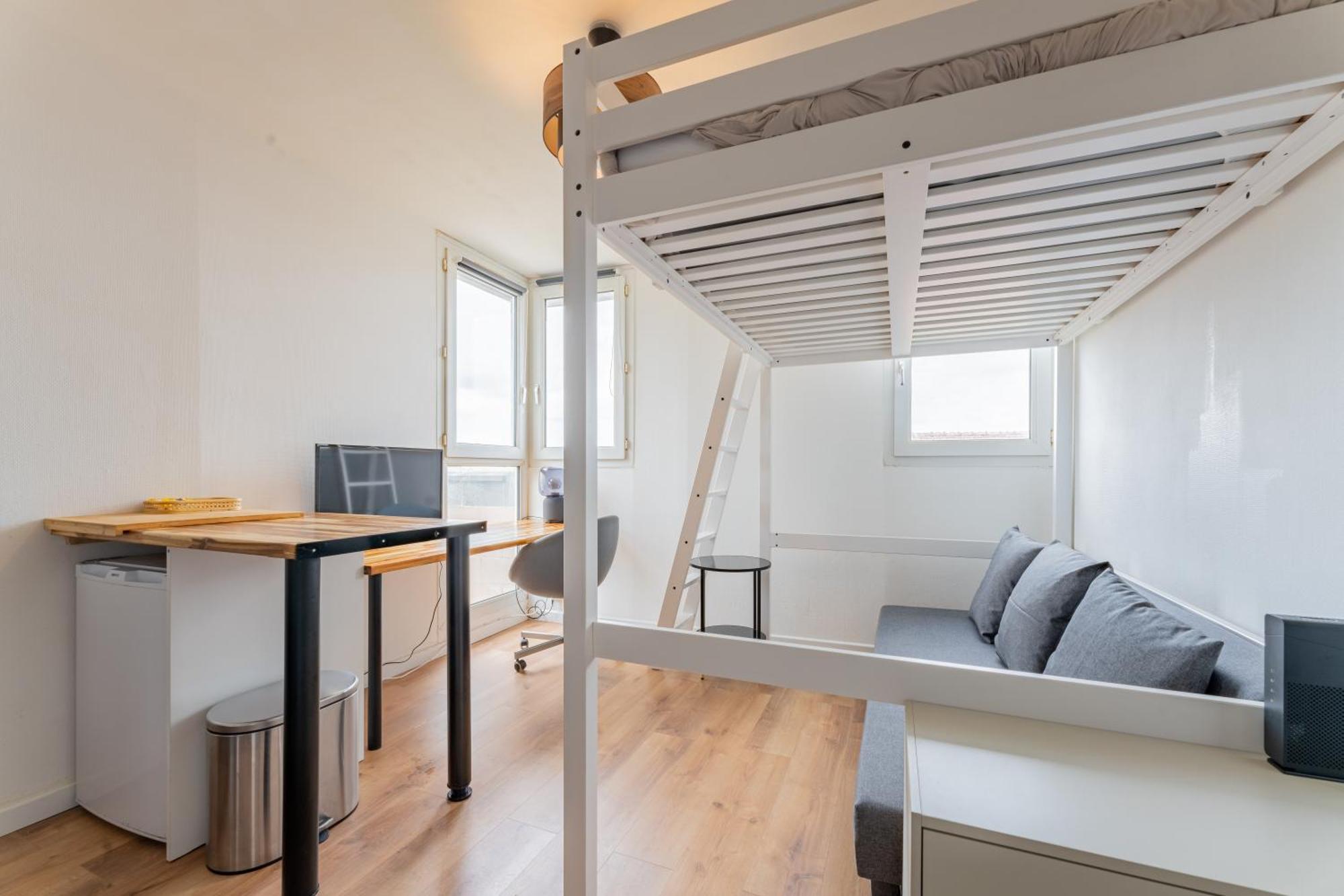 Charlemagne - Studio Confortable Avec Parking Gratuit - Quelques Pas De La Gare, Cuisine, Wifi Apartment Arras Luaran gambar