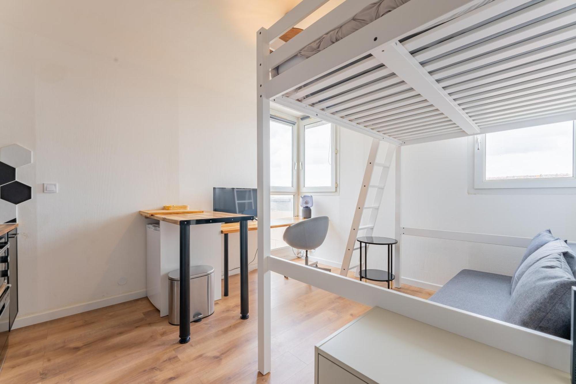 Charlemagne - Studio Confortable Avec Parking Gratuit - Quelques Pas De La Gare, Cuisine, Wifi Apartment Arras Luaran gambar